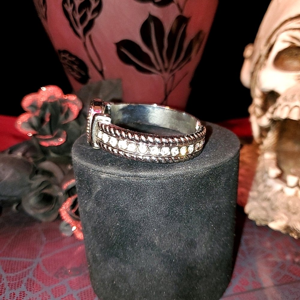 🖤Pt. 2- VTG Gorgeous Silver & Rhinestone Watch🖤 - Picture 3 of 16